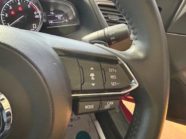 アダプティブクルーズコントロール付きで長距離移動も楽々！燃費の向上も図れます！便利ですよね♪