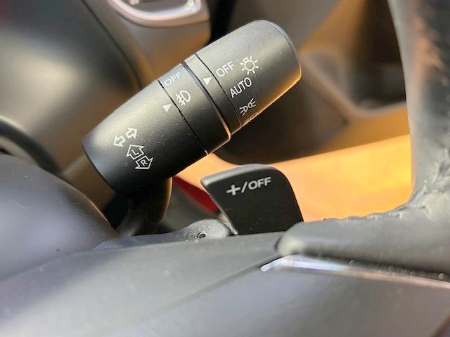 パドルシフト付きのシフトレバーで走行も楽しめます！上手に使いこなせれば燃費の向上？になるかも！