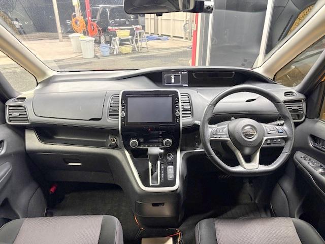 セレナ ハイウェイスター　プロパイロットエディション　修復歴なし　ワンオーナー　禁煙車　プロパイロット　両側自動ドア　フリップダウンモニタ　ブルートゥース　バックカメラ　インテリキー　プッシュスタート　ＥＴＣ　ＬＥＤライト　電動パーキング　ステアスイッチ（12枚目）