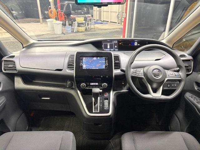 セレナ Ｘ　修復歴なし　禁煙車　プロパイロット　両側自動ドア　エマージェンシーブレーキ　全周囲モニター　純正ＳＤナビ　Ｂｌｕｅｔｏｏｔｈ　デジタルインナーミラー　インテリキー　プッシュスタート　パーキングアシスト（11枚目）