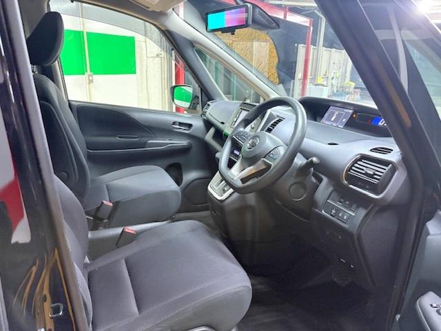 セレナ Ｘ　修復歴なし　禁煙車　プロパイロット　両側自動ドア　エマージェンシーブレーキ　全周囲モニター　純正ＳＤナビ　Ｂｌｕｅｔｏｏｔｈ　デジタルインナーミラー　インテリキー　プッシュスタート　パーキングアシスト（12枚目）