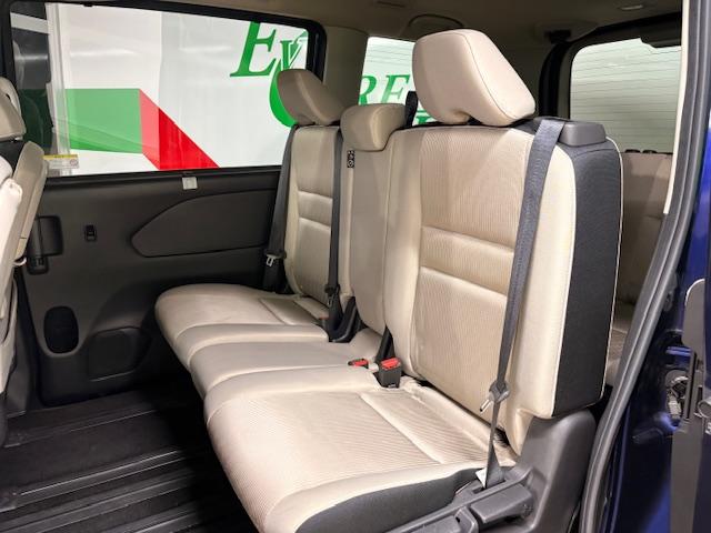 セレナ ハイウェイスター　プロパイロットエディション　修復歴なし　禁煙車　両側自動ドア　エマージェンシーブレーキ　プロパイロット　純正ＳＤナビ　レーンキープ　障害物センサー　Ｂｌｕｅｔｏｏｔｈ　バックカメラ　ＥＴＣ　横滑防止装置　電動パーキング　フルセグ（11枚目）