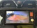 バックカメラがついて後方確認が簡単にできます!苦手としている車庫入れ等も安心して出来ますね!凄く需要の高い装備ですので、最初から付いていれば言う事なしですよね!?