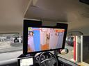 ヴォクシー Ｖ　修復歴なし　禁煙車　トヨタセーフティセンス　両側自動ドア　フリップダウンモニタ　バックカメラ　純正ＳＤナビ　Ｂｌｕｅｔｏｏｔｈ　クルコン　スマートキー　プッシュスタート　ＥＴＣ　社外ドラレコ　７人乗り（4枚目）