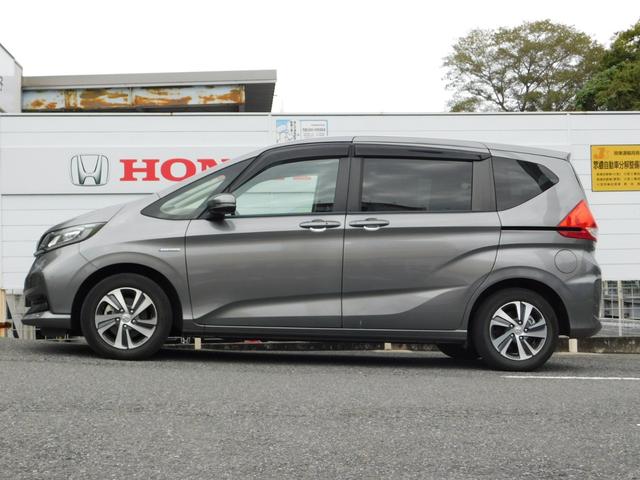 フリードハイブリッド ハイブリッド・Ｇホンダセンシング　ギャザナビ　後カメラ　Ｗ電動　１オナ　ドラレコ前後　ＬＥＤ　サイドカーテンエアバッグ　ＥＴＣ　後方誤発進　シートヒーター　盗難防止　革巻ステア　ドアバイザー　フルセグＴＶ　Ｂｌｕｅｔｏｏｔｈ　ＵＳＢ（7枚目）