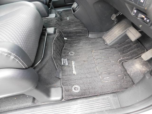 フリードハイブリッド ハイブリッド・Ｇホンダセンシング　ギャザナビ　後カメラ　Ｗ電動　１オナ　ドラレコ前後　ＬＥＤ　サイドカーテンエアバッグ　ＥＴＣ　後方誤発進　シートヒーター　盗難防止　革巻ステア　ドアバイザー　フルセグＴＶ　Ｂｌｕｅｔｏｏｔｈ　ＵＳＢ（22枚目）