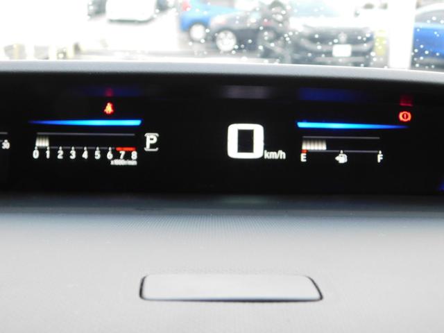 ステップワゴンスパーダ スパーダ　４ＷＤ　Ｗ電動　純９型ナビ　横開き後ドア　ＬＥＤ　クルーズコントロール　革巻ステア　サイドカーテンエアバッグ　フォグ　ＥＴＣ　ヒーテッドドアミラー　急速充電ＵＳＢ　フルセグＴＶ　ＢＴ　ＣＤ録音　１オナ（17枚目）