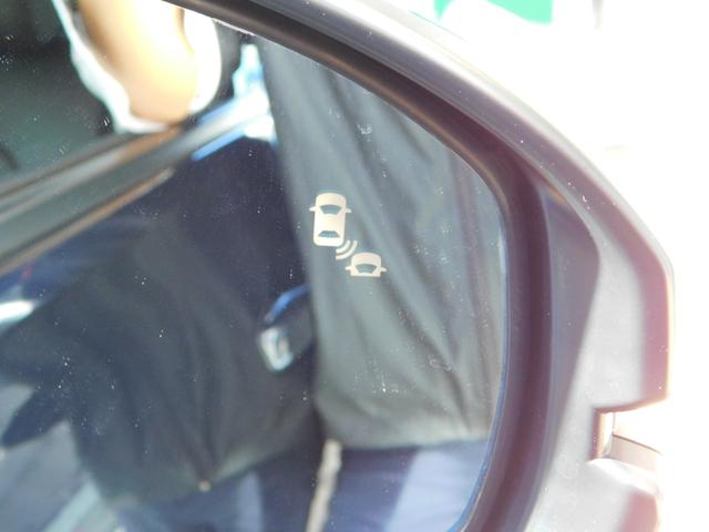 ＺＲ－Ｖ ｅ：ＨＥＶＺ　４ＷＤ　元試乗車　全周囲　前後ドラレコ　コネクトディスプレー　前後パーキングセンサー　電動バックドア　ＢＳＩ　ＢＯＳＥサウンド　ＥＴＣ２．０　置くだけ充電器　シート・ハンドルヒーター　後退出庫Ｓ　禁煙（5枚目）