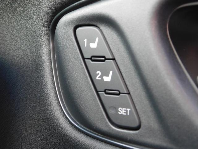 ＺＲ－Ｖ ｅ：ＨＥＶＺ　４ＷＤ　元試乗車　全周囲　前後ドラレコ　コネクトディスプレー　前後パーキングセンサー　電動バックドア　ＢＳＩ　ＢＯＳＥサウンド　ＥＴＣ２．０　置くだけ充電器　シート・ハンドルヒーター　後退出庫Ｓ　禁煙（7枚目）