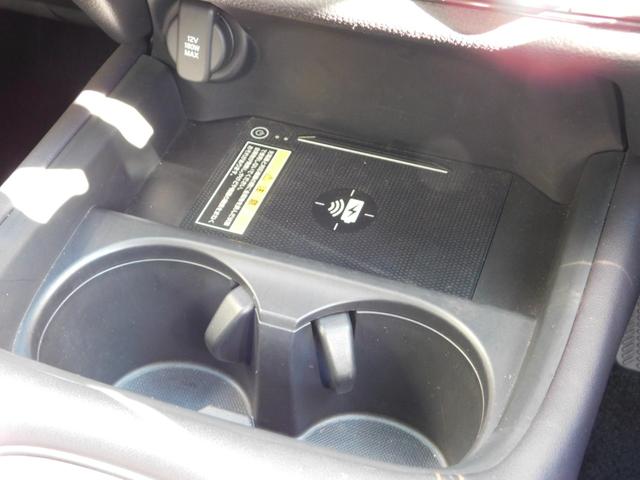 ＺＲ－Ｖ ｅ：ＨＥＶＺ　４ＷＤ　元試乗車　全周囲　前後ドラレコ　コネクトディスプレー　前後パーキングセンサー　電動バックドア　ＢＳＩ　ＢＯＳＥサウンド　ＥＴＣ２．０　置くだけ充電器　シート・ハンドルヒーター　後退出庫Ｓ　禁煙（10枚目）