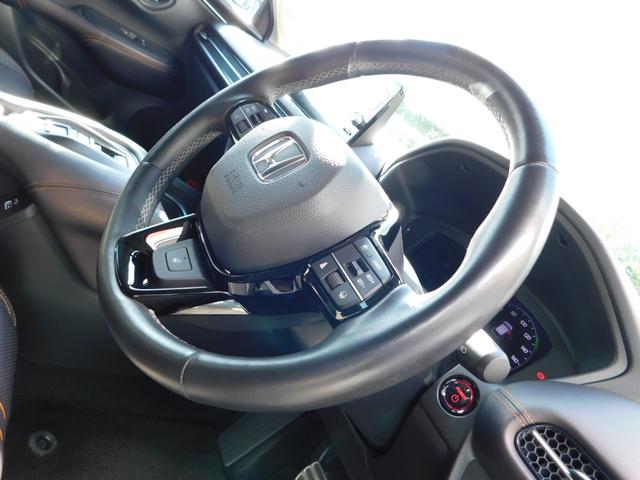 ＺＲ－Ｖ ｅ：ＨＥＶＺ　４ＷＤ　元試乗車　全周囲　前後ドラレコ　コネクトディスプレー　前後パーキングセンサー　電動バックドア　ＢＳＩ　ＢＯＳＥサウンド　ＥＴＣ２．０　置くだけ充電器　シート・ハンドルヒーター　後退出庫Ｓ　禁煙（30枚目）