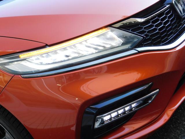 ジェイド ＲＳ・ホンダセンシング　純８型ナビ　後カメ　ＬＥＤ　ターボ　禁煙　１オーナー　光のアイテムパッケージ　サイドカーテンエアバッグ　革巻ステア　パドル　Ａクルコン　純ドラレコ前　ＥＴＣ　フルセグ　ＢＴ接続　ウーファー　ツィーター（3枚目）