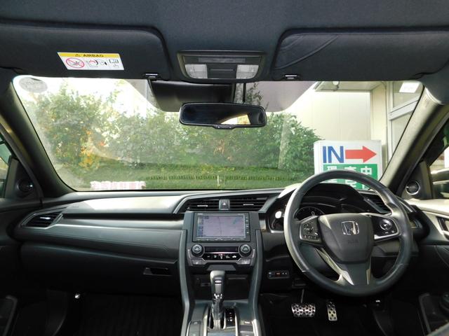 シビック ハッチバック　ホンダセンシング　純ドラレコ前　パワーシート　シートヒーター　ＥＴＣ　革巻ステア　ＬＥＤ　フォグ　パドル　サイドカーテンエアバッグ　イモビライザー　セキュリティアラーム　ＢＴ接続　禁煙　ワンオーナー（2枚目）