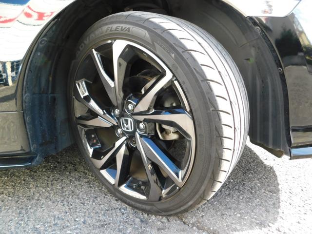 シビック ハッチバック　ホンダセンシング　純ドラレコ前　パワーシート　シートヒーター　ＥＴＣ　革巻ステア　ＬＥＤ　フォグ　パドル　サイドカーテンエアバッグ　イモビライザー　セキュリティアラーム　ＢＴ接続　禁煙　ワンオーナー（10枚目）
