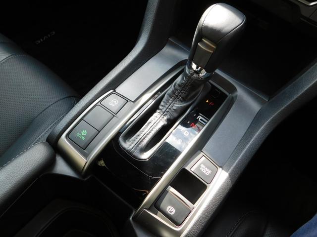 シビック ハッチバック　ホンダセンシング　純ドラレコ前　パワーシート　シートヒーター　ＥＴＣ　革巻ステア　ＬＥＤ　フォグ　パドル　サイドカーテンエアバッグ　イモビライザー　セキュリティアラーム　ＢＴ接続　禁煙　ワンオーナー（12枚目）