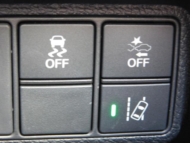 シビック ハッチバック　ホンダセンシング　純ドラレコ前　パワーシート　シートヒーター　ＥＴＣ　革巻ステア　ＬＥＤ　フォグ　パドル　サイドカーテンエアバッグ　イモビライザー　セキュリティアラーム　ＢＴ接続　禁煙　ワンオーナー（20枚目）