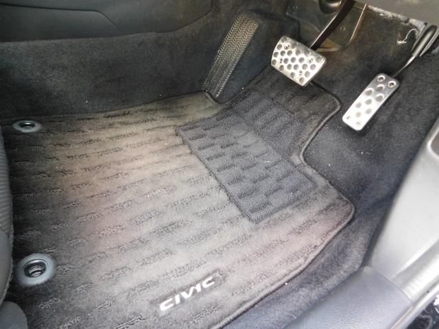 シビック ハッチバック　ホンダセンシング　純ドラレコ前　パワーシート　シートヒーター　ＥＴＣ　革巻ステア　ＬＥＤ　フォグ　パドル　サイドカーテンエアバッグ　イモビライザー　セキュリティアラーム　ＢＴ接続　禁煙　ワンオーナー（24枚目）