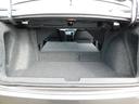 長さのあるお荷物はリア席の背もたれを前に倒せば、積載できます。