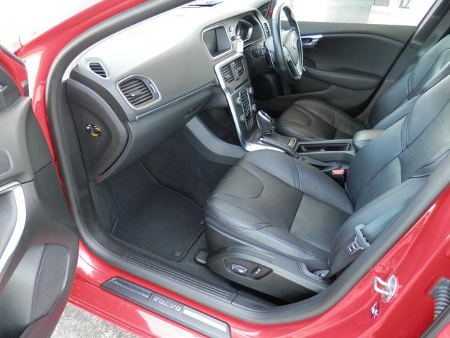 Ｖ４０ Ｄ４　黒レザー・セーフティＰＫＧ・純正ナビ・ＥＴＣ・Ｓキー（16枚目）