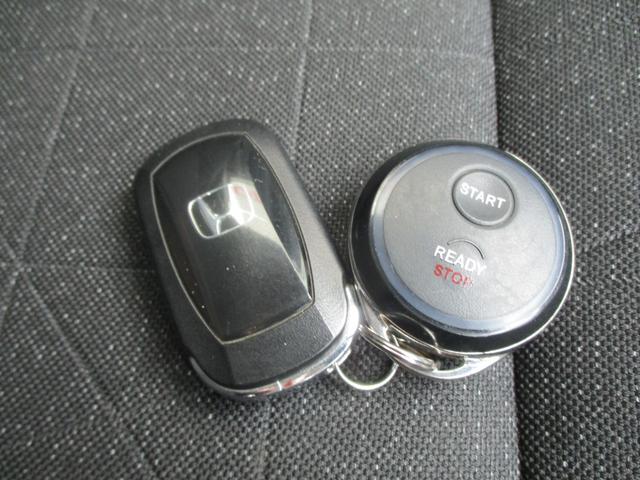 ヴェゼル Ｇ　禁煙１オーナー　オプションフロントグリル　ホンダコネクトナビ９インチ　ホンダセンシング　前後ドライブレコーダー　リモコンエンジンスターター　ＥＴＣ　バックカメラ　純正１６インチＡＷ　ドアバイザー（22枚目）