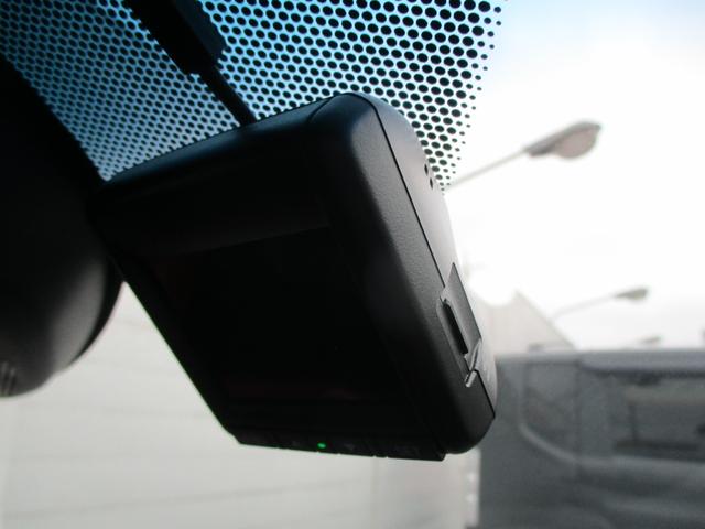 ヴェゼル ハイブリッドＺ・ホンダセンシング　禁煙１オーナー　８インチメモリーナビ　バックカメラ　ＥＴＣ　ＬＥＤ　シートヒーター　バイザー　フロアカーペット　純正１７インチＡＷ　前ドラレコ　１オーナ－　ＤＶＤ再生機能　整備記録簿　バックアイカメラ（20枚目）