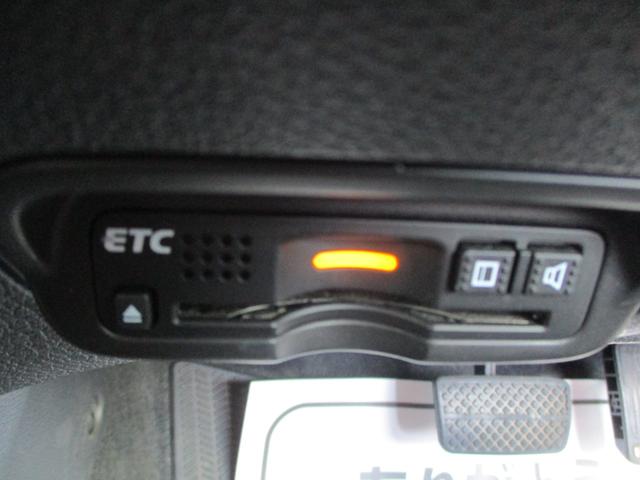 ヴェゼル ハイブリッドZ・ホンダセンシング ワンオーナー コンフォートビューパッケージ LED 純正ナビ バックカメラ ETC 純正17インチアルミホイール 電子パーキング ブレーキホールド シートヒーター ルーフレール コンビシート フルセ(15枚目)