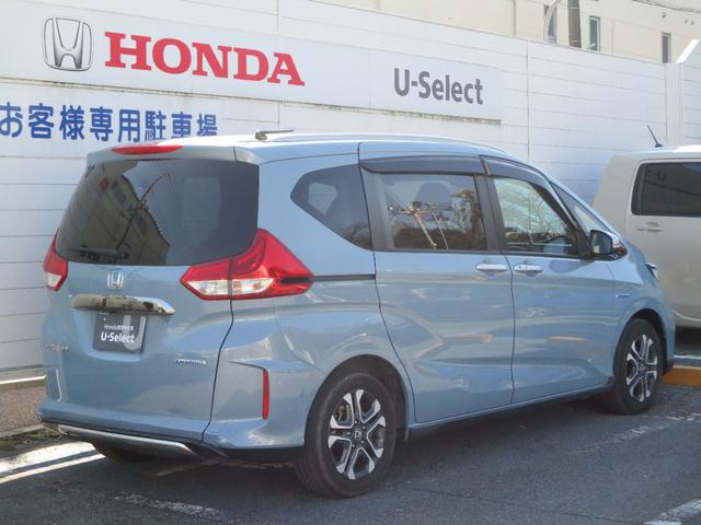 フリード＋ハイブリッド ハイブリッド・クロスターホンダセンシング　禁煙　純正ナビ　フルセグＴＶ　ＢＴ　バックカメラ　ＥＴＣ　両側電動スライドドア　ナビ連動純正前後ドラレコ　ＬＥＤ　ＬＥＤフォグライト　純正１５インチアルミホイール　ドアバイザー　地デジフルセグ　ＵＳＢ（4枚目）