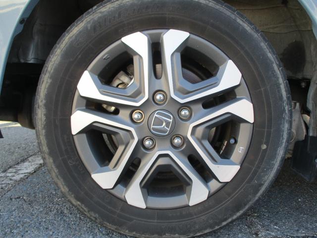 フリード＋ハイブリッド ハイブリッド・クロスターホンダセンシング　禁煙　純正ナビ　フルセグＴＶ　ＢＴ　バックカメラ　ＥＴＣ　両側電動スライドドア　ナビ連動純正前後ドラレコ　ＬＥＤ　ＬＥＤフォグライト　純正１５インチアルミホイール　ドアバイザー　地デジフルセグ　ＵＳＢ（8枚目）