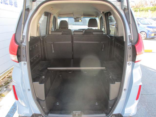 フリード＋ハイブリッド ハイブリッド・クロスターホンダセンシング　禁煙　純正ナビ　フルセグＴＶ　ＢＴ　バックカメラ　ＥＴＣ　両側電動スライドドア　ナビ連動純正前後ドラレコ　ＬＥＤ　ＬＥＤフォグライト　純正１５インチアルミホイール　ドアバイザー　地デジフルセグ　ＵＳＢ（10枚目）