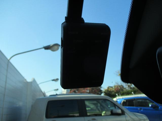 ZR-V e:HEVX 4WD ブラインドスポットインフォメーション ホンダコネクト ギャザズ11.4インチナビ ナビ連動3カメラドラレコ フロントシートヒーター パワーテールゲート 18インチアルミ バイザー フロアカーペ(19枚目)