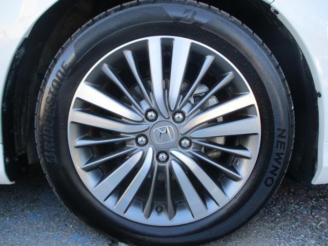 オデッセイ アブソルート・ＥＸホンダセンシング　１１．６インチフリップダウンモニター　９インチナビ　ナビ連動前後ドラレコ　ブラインドスポットインフォメーション　３ゾーンエアコン　運転手助手席パワーシートシートヒーター　マルチビューカメラ　ワンオーナ（8枚目）