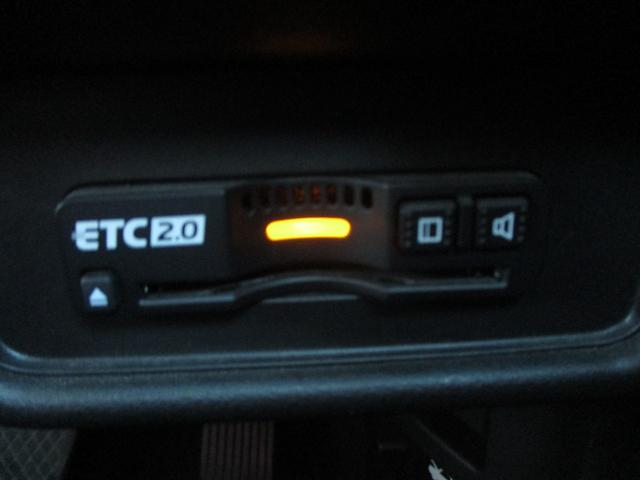 オデッセイ アブソルート・ＥＸホンダセンシング　１１．６インチフリップダウンモニター　９インチナビ　ナビ連動前後ドラレコ　ブラインドスポットインフォメーション　３ゾーンエアコン　運転手助手席パワーシートシートヒーター　マルチビューカメラ　ワンオーナ（17枚目）