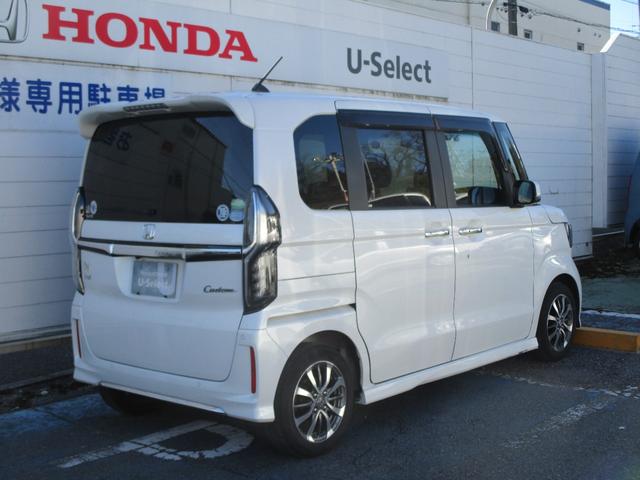 N-BOXカスタム L 純正ナビ フルセグTV CD DVD リヤカメラ ETC 禁煙 ワンオーナー 純正前後ドラレコ シートヒーター 衝突軽減ブレーキ サイドカーテンエアバック コーナーセンサー 両席電動スライドドア(4枚目)