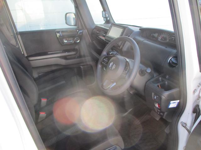 N-BOXカスタム L 純正ナビ フルセグTV CD DVD リヤカメラ ETC 禁煙 ワンオーナー 純正前後ドラレコ シートヒーター 衝突軽減ブレーキ サイドカーテンエアバック コーナーセンサー 両席電動スライドドア(23枚目)