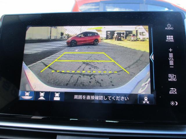 アコード ＥＸ　黒レザーシート　シートヒーター　電動サンルーフ　純正ディスプレイナビ　ブラインドスポットインフォメーション　バックカメラ　ＥＴＣ　１８インチアルミ　ワイヤレス充電　フロアカーペット　ラゲッジマット（12枚目）