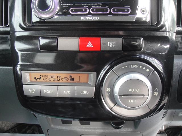 タント カスタムＶセレクションターボ　ターボ　禁煙車　１オーナー　ＡＵＸ接続　ルーフコンソール　トップシェイドフロントガラス　ＥＴＣ　革巻きチルトステアリング　シートリフター　スマートキー　電動格納ミラー　電動パワースライドドア（7枚目）