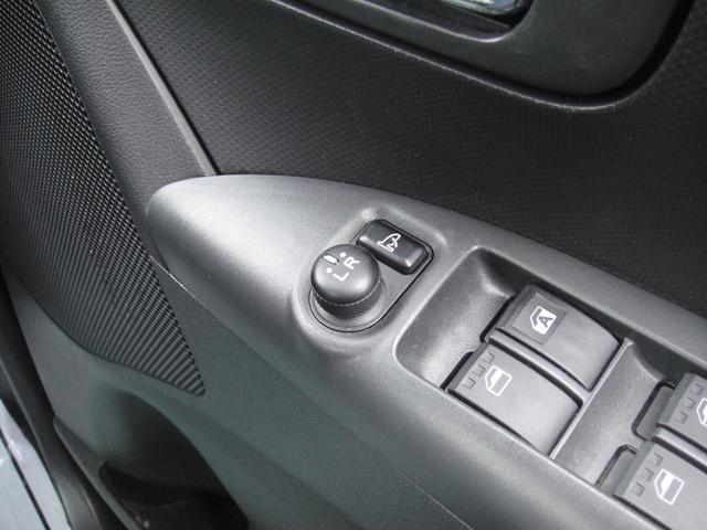 タント カスタムＸスペシャル　禁煙車　１オーナー　ナビ　ＴＶ　ＡＵＸ接続　ＤＶＤ再生　ＥＴＣ　アイドリングストップ　パワースライドドア　チルトステア　シートリフター　トップシェイドフロントガラス　スマートキー　ブロンズオリーブＭ（13枚目）