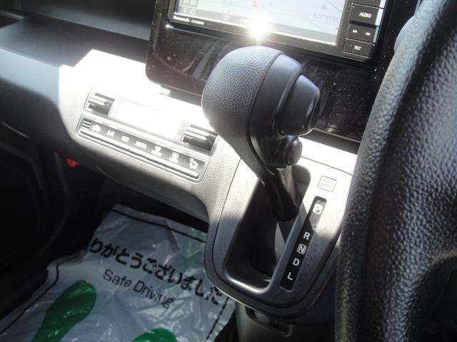ワゴンＲ ハイブリッドＦＸ　禁煙車　走行３万キロ台　ナビ　ＴＶ　バックカメラ　Ｂｌｕｅｔｏｏｔｈ　ＤＶＤ再生　ミュージックサーバー　シートヒーター　オートエアコン　電動格納ミラー　リモコンキー　セキュリティ　記録簿（9枚目）