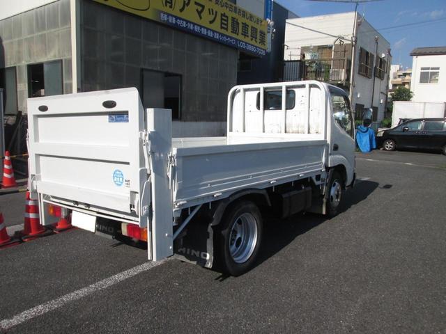 デュトロ 全低床　１オーナー　記録簿付き　５速ＭＴ車　垂直パワーリフト　３Ｔ積み　４ナンバー　自社ユーザー下取車（5枚目）