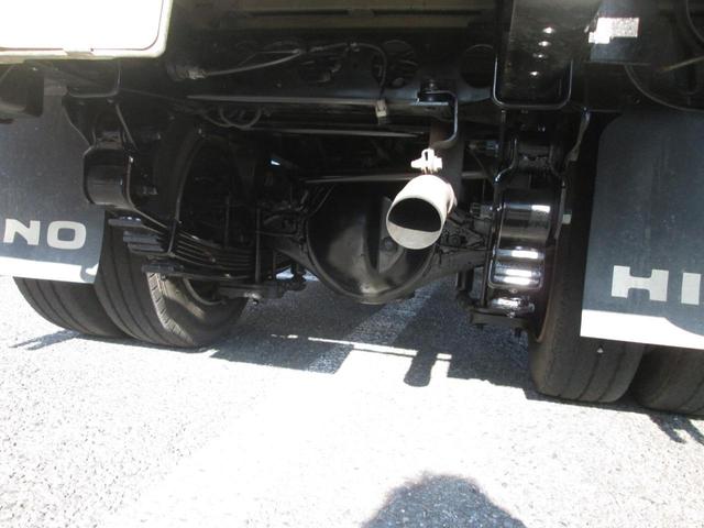 デュトロ 全低床　１オーナー　記録簿付き　５速ＭＴ車　垂直パワーリフト　３Ｔ積み　４ナンバー　自社ユーザー下取車（6枚目）