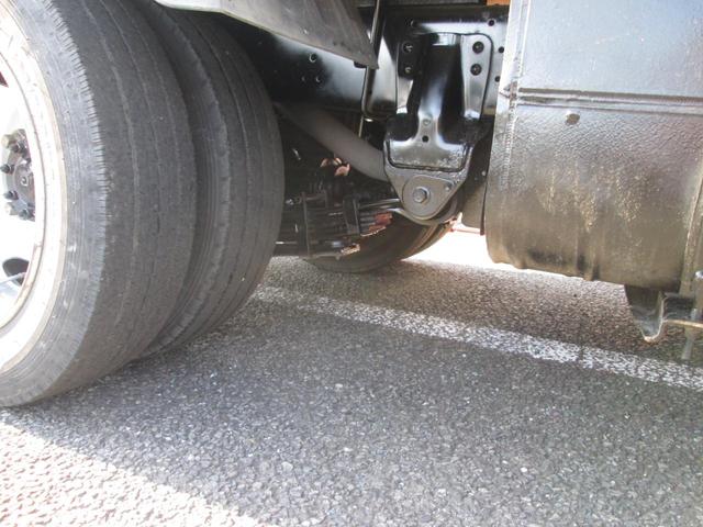 デュトロ 全低床　１オーナー　記録簿付き　５速ＭＴ車　垂直パワーリフト　３Ｔ積み　４ナンバー　自社ユーザー下取車（11枚目）