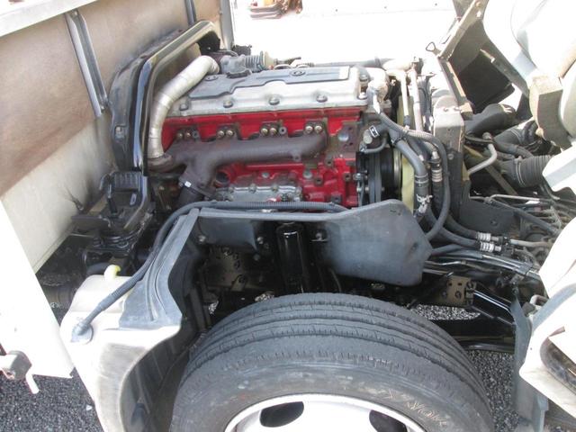 デュトロ 全低床　１オーナー　記録簿付き　５速ＭＴ車　垂直パワーリフト　３Ｔ積み　４ナンバー　自社ユーザー下取車（17枚目）