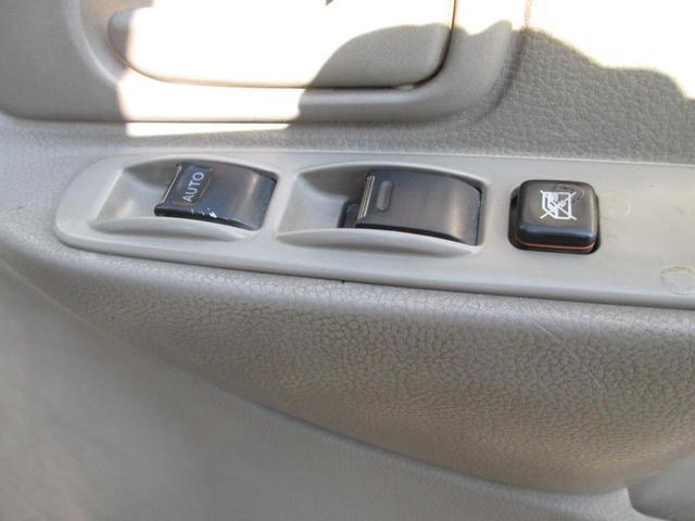 デュトロ 全低床　１オーナー　記録簿付き　５速ＭＴ車　垂直パワーリフト　３Ｔ積み　４ナンバー　自社ユーザー下取車（19枚目）
