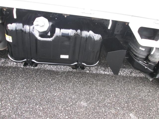 エルフトラック フルフラットロー 2t 平ボディー キーレス ETC 10尺木製全低床(8枚目)