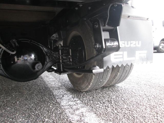 エルフトラック フルフラットロー 2t 平ボディー キーレス ETC 10尺木製全低床(9枚目)