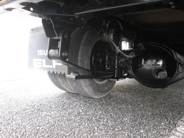 エルフトラック フルフラットロー 2t 平ボディー キーレス ETC 10尺木製全低床(10枚目)