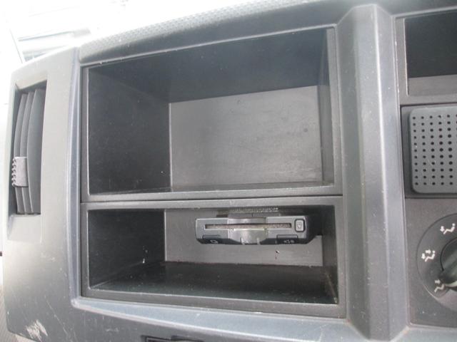 エルフトラック フルフラットロー 2t 平ボディー キーレス ETC 10尺木製全低床(25枚目)