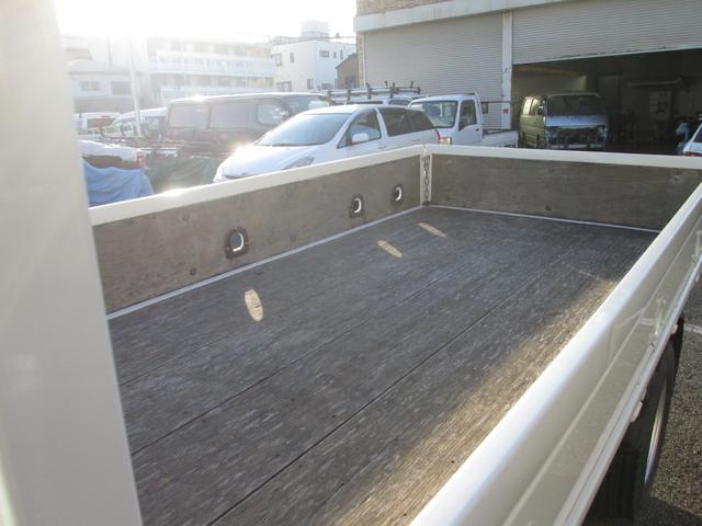 エルフトラック フルフラットロー 平ボディー オートマチック 10尺全低床 4ナンバー(6枚目)