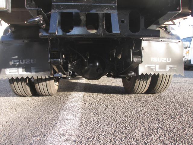 エルフトラック フルフラットロー 平ボディー オートマチック 10尺全低床 4ナンバー(7枚目)