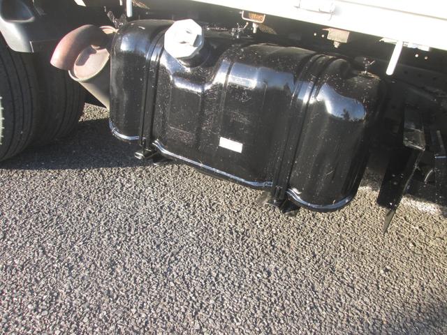 エルフトラック フルフラットロー 平ボディー オートマチック 10尺全低床 4ナンバー(9枚目)